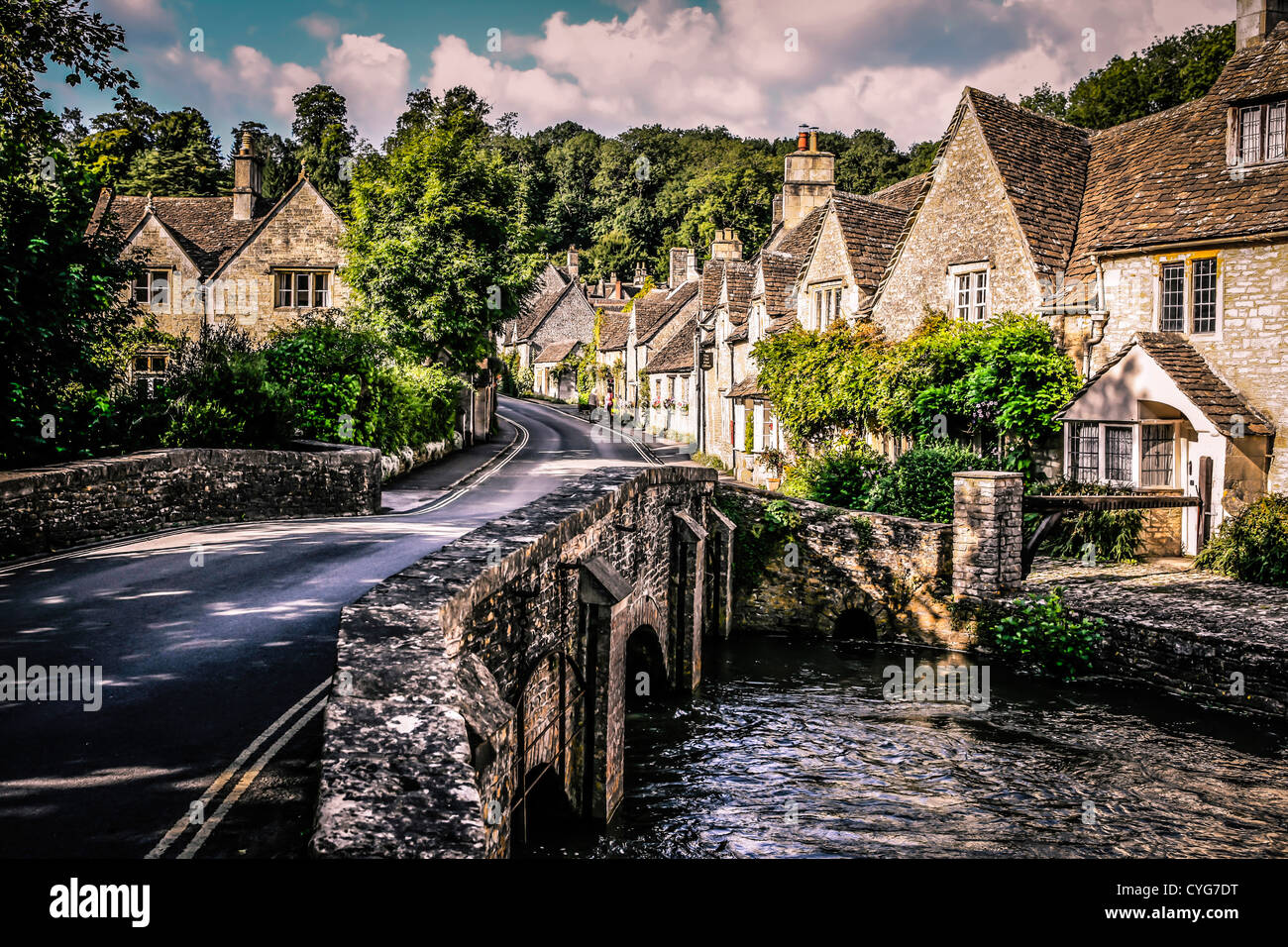 Castle Combe dans le Wiltshire - dit être le plus joli village en Angleterre Banque D'Images