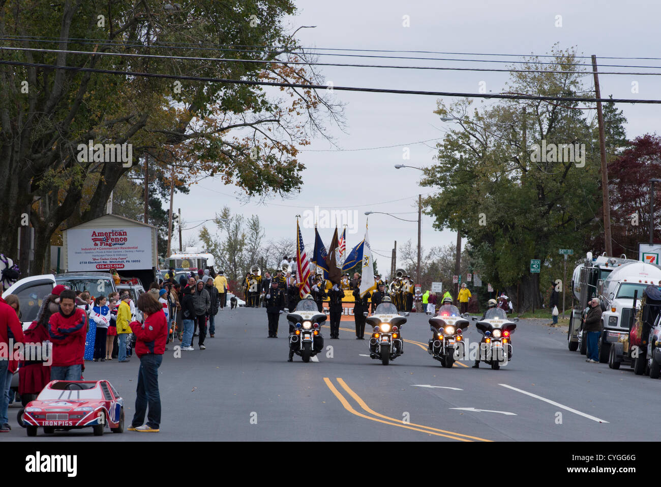 Bethlehem, Pennsylvanie, USA, 04 Nov 2012. Début du défilé dans la rue Broad. Le défilé annuel de Bethléem Halloween a eu lieu à Bethléem, dimanche après-midi, une semaine après avoir été reportée en raison de l'Ouragan Sandy. Banque D'Images