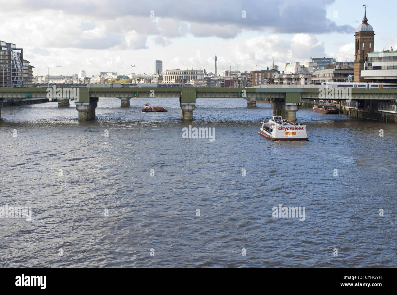 Londres, Royaume-Uni. 5/11/2012. (Photo) Un CityCruises, bateau sur la Tamise à Londres. Peter Barbe / Alamy Banque D'Images