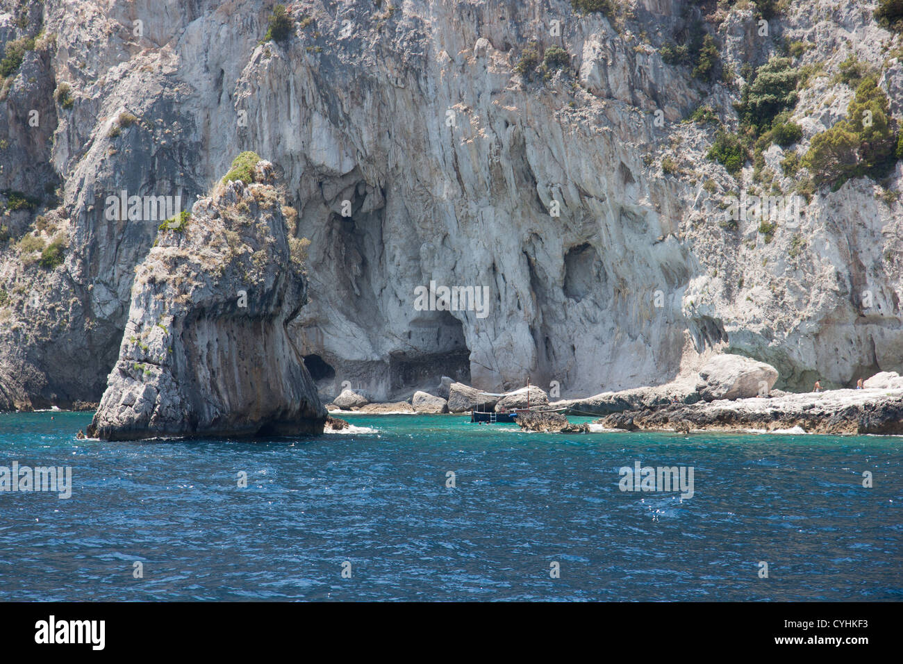 Grottes sur la côte de Capri Banque D'Images