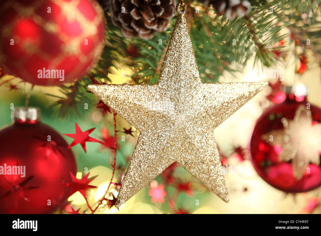 Ornements de Noël suspendu à l'arbre de Noël,libre. Banque D'Images