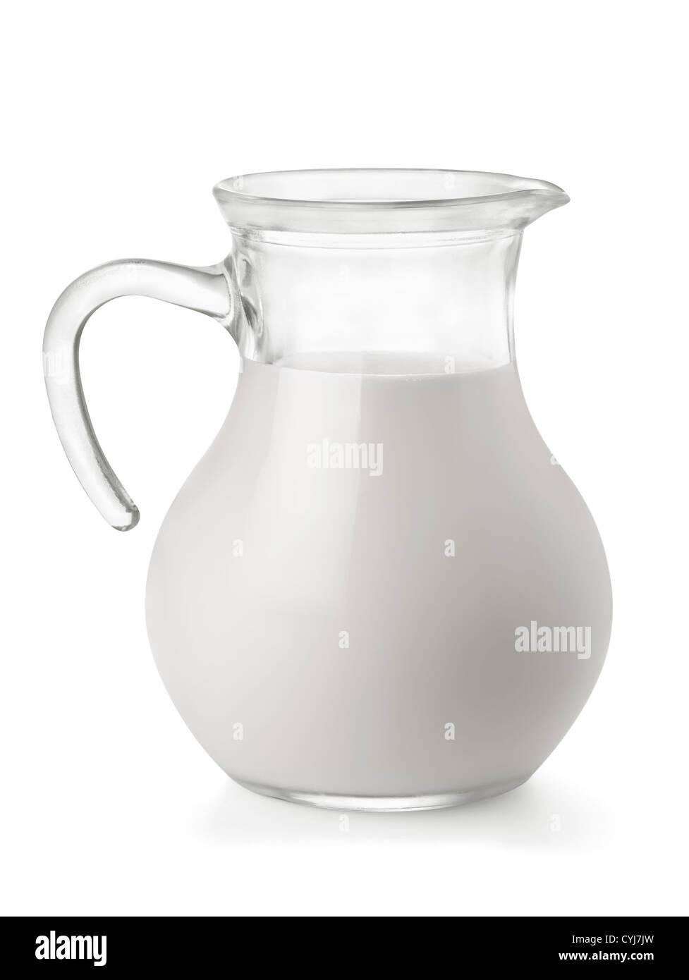 Verseuse en verre de lait frais isolated on white Banque D'Images