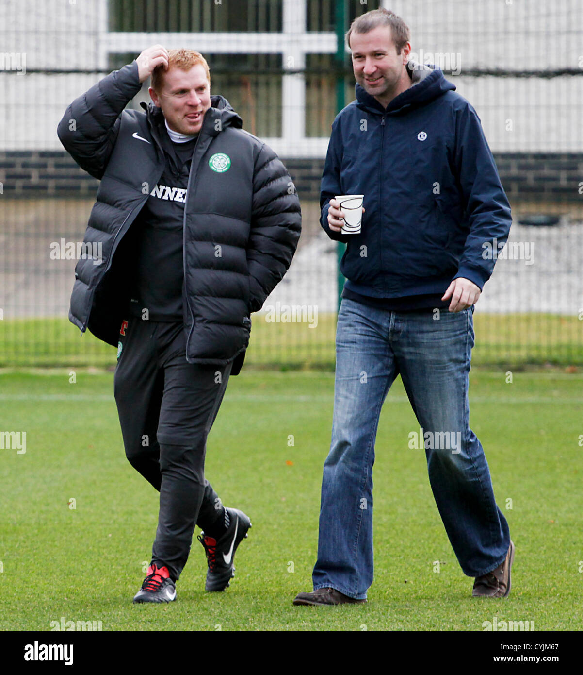 06.11.2012 Lennoxtown, en Écosse. Neil Lennon au cours de la session de formation celtique en avance sur leur jeu avec Barcelone le mercredi. Banque D'Images