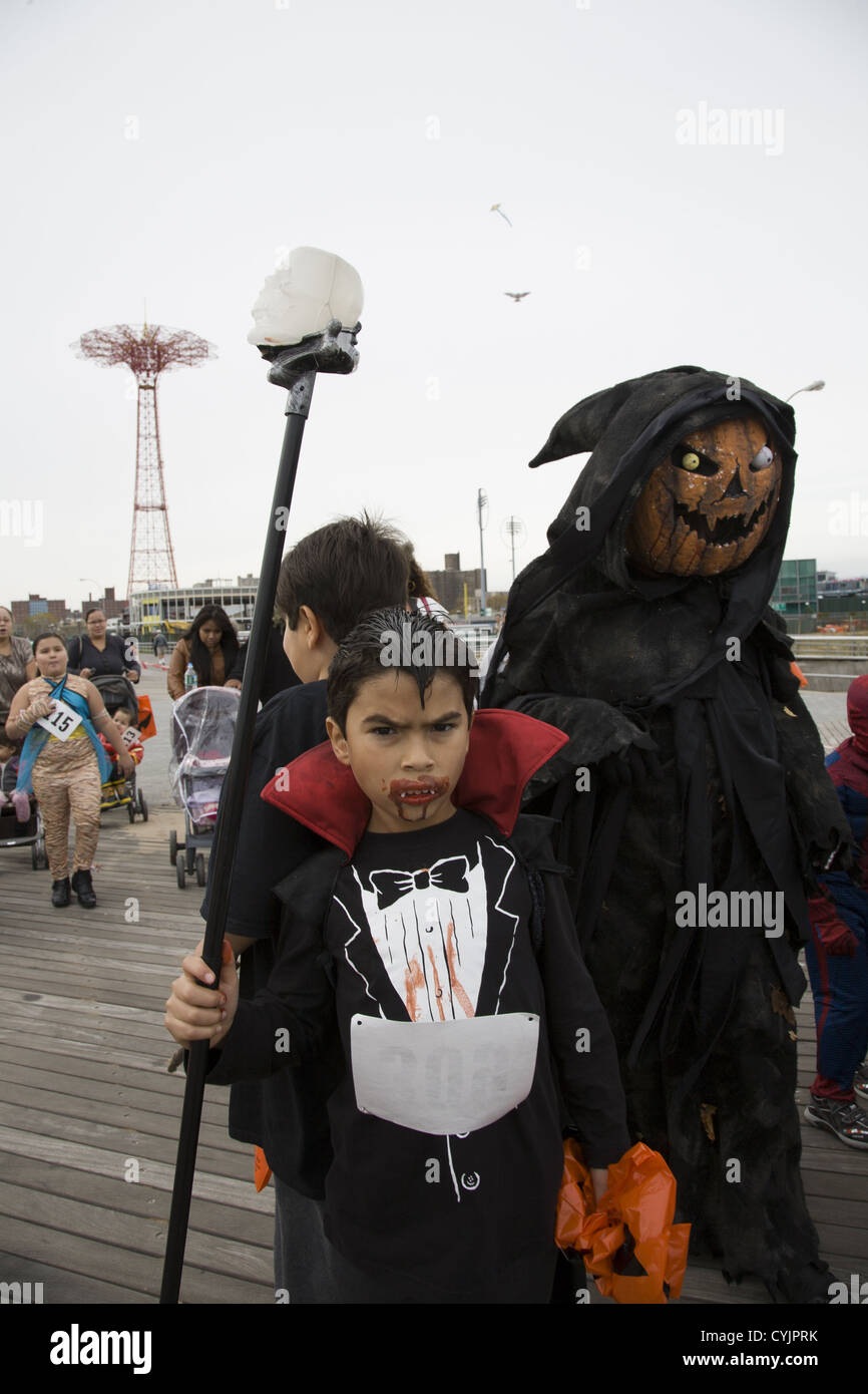 Défilé d'Halloween de Coney Island à Brooklyn (New York), le comte Dracula. Banque D'Images
