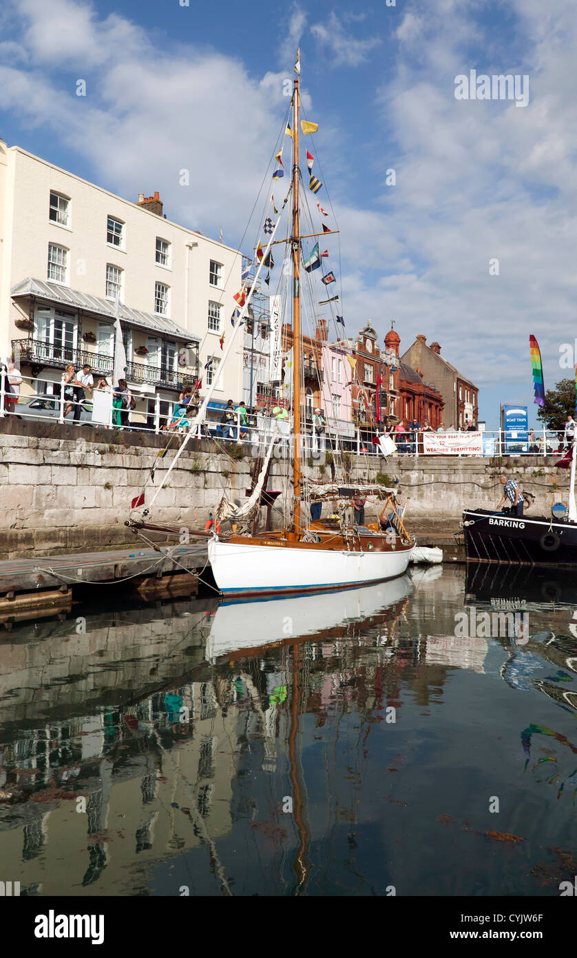 Emanuel, un millésime, Gaff Rigged coupe la location jusqu'à Ramsgate, Kent Royal Harbour. Banque D'Images