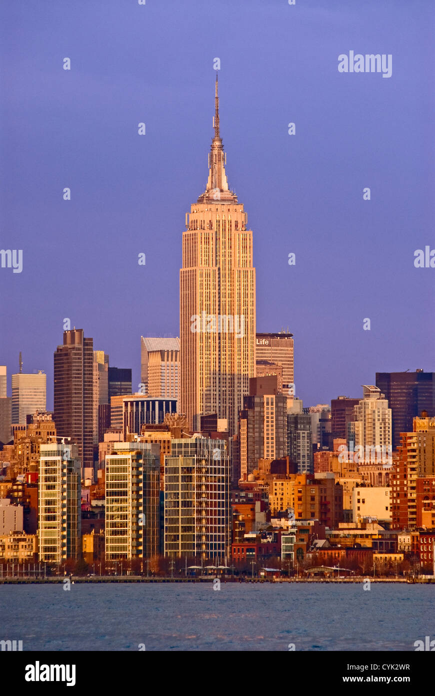 L'Empire State Building Manhattan skyline Hudson River New York City Banque D'Images