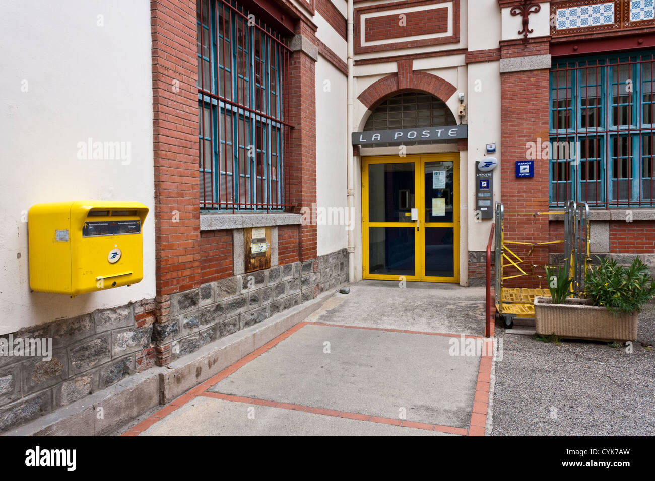 French post office la poste Banque de photographies et d'images à haute  résolution - Alamy