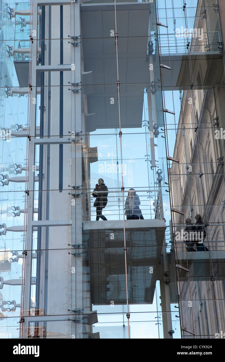 Vue extérieure du verre/extension du musée Reina Sofia, Musée d'Art Moderne, Madrid, Espagne capitale européenne Banque D'Images