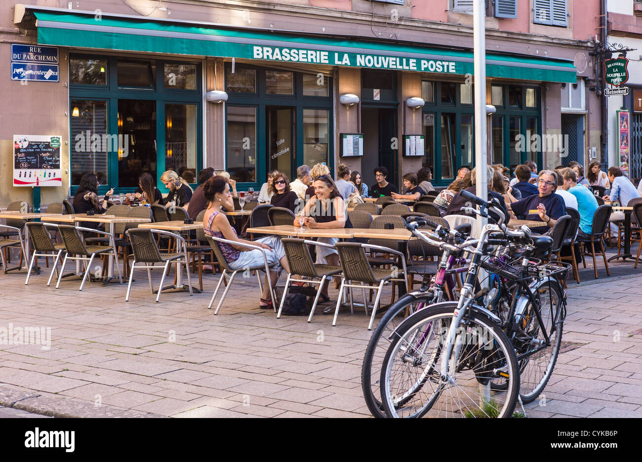 Terrasse de café Strasbourg Alsace France Banque D'Images