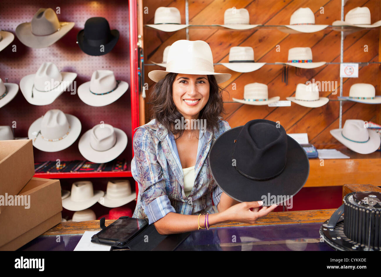 Vente de chapeaux femme équatorienne Banque D'Images