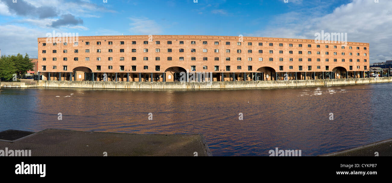 Dock de Liverpool Liverpool Angleterre Royaume-Uni. C'est une photo panoramique cousu. Banque D'Images