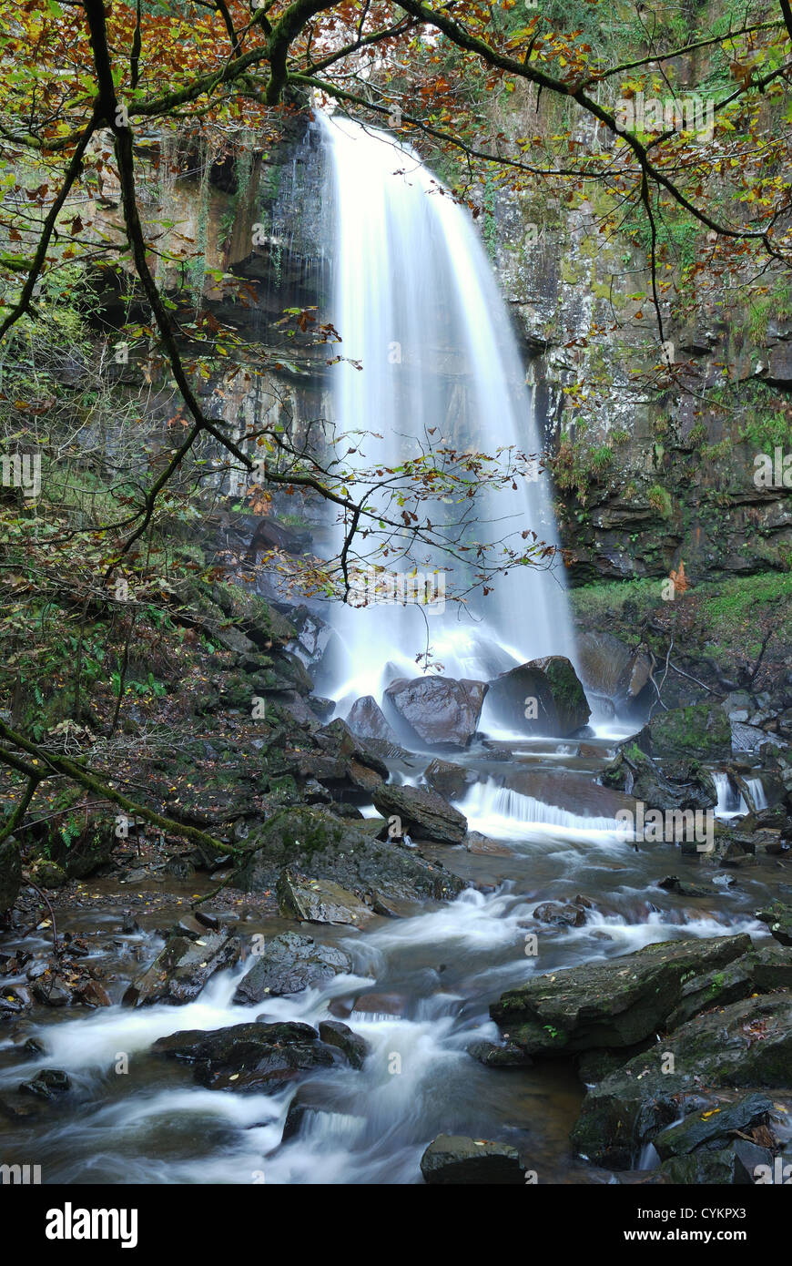 Melincourt cascade, Resolven, Neath, South Wales, UK Banque D'Images Melincourt cascade, Resolven, Neath, South Wales, UK Banque D'Images