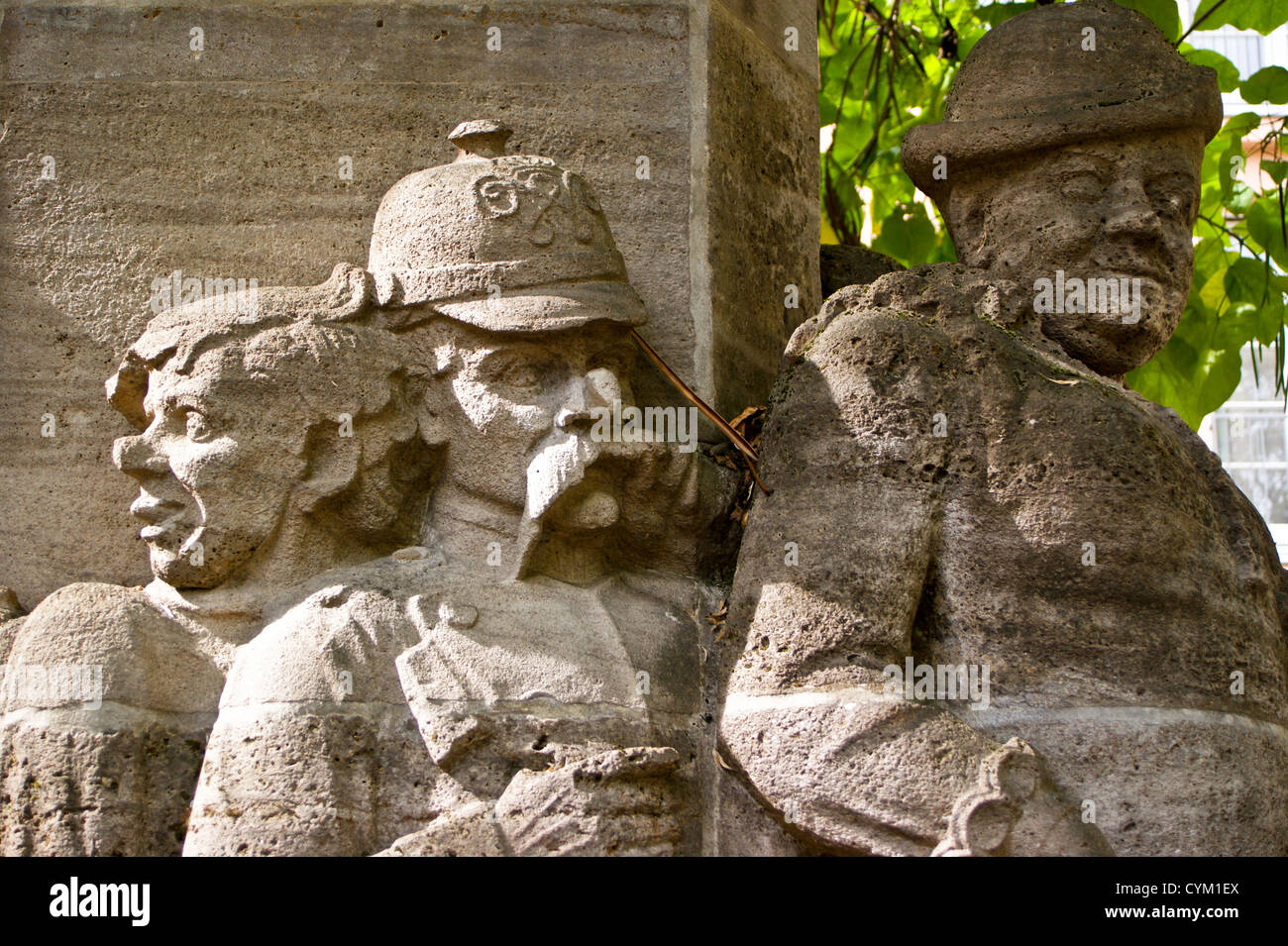 Détail de fontaine mémorial à Willi Ostermann, singer, Ostermannplatz Altstadt, Cologne, Köln, Nordrhein-Westfalen, Allemagne Banque D'Images