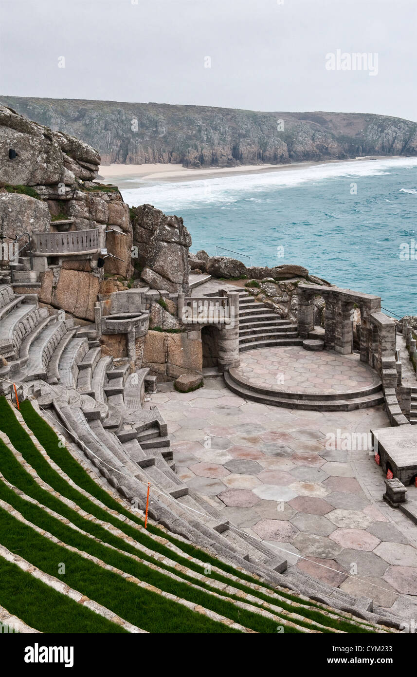 Le Minack Theatre, Porthcurno, Cornwall, UK. Un célèbre théâtre de plein air au-dessus de la mer, commencé en 1929 par Rowena Cade Banque D'Images