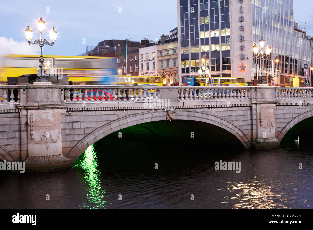 Vue de l'oconnell pont sur la rivière Liffey Dublin République d'Irlande Banque D'Images