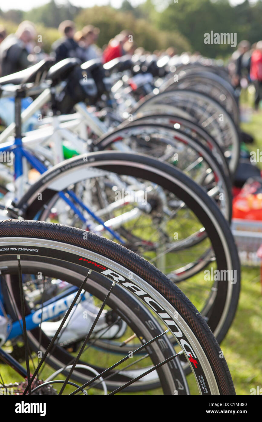 En prenant part à l'Whitlingham 2012 Triathlon - Norwich, Norfolk, UK Banque D'Images