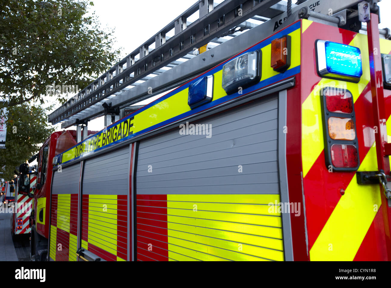 Pompiers de dublin sur moteur appeler oconnell Street Dublin République d'Irlande Banque D'Images