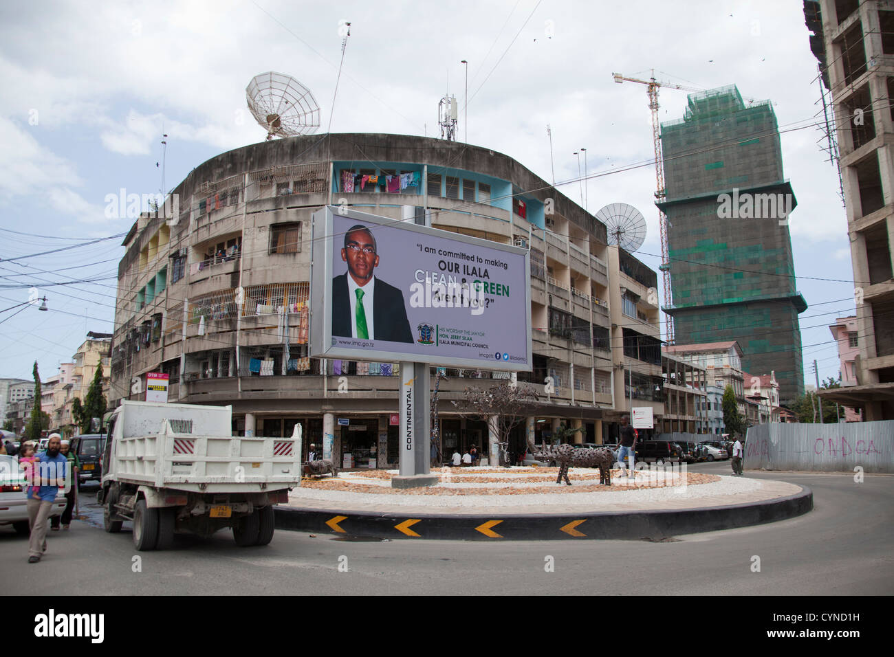 Panneau d'affichage dans le centre de Dar Es Salaam la promotion d'une communauté plus verte, en Tanzanie. Banque D'Images