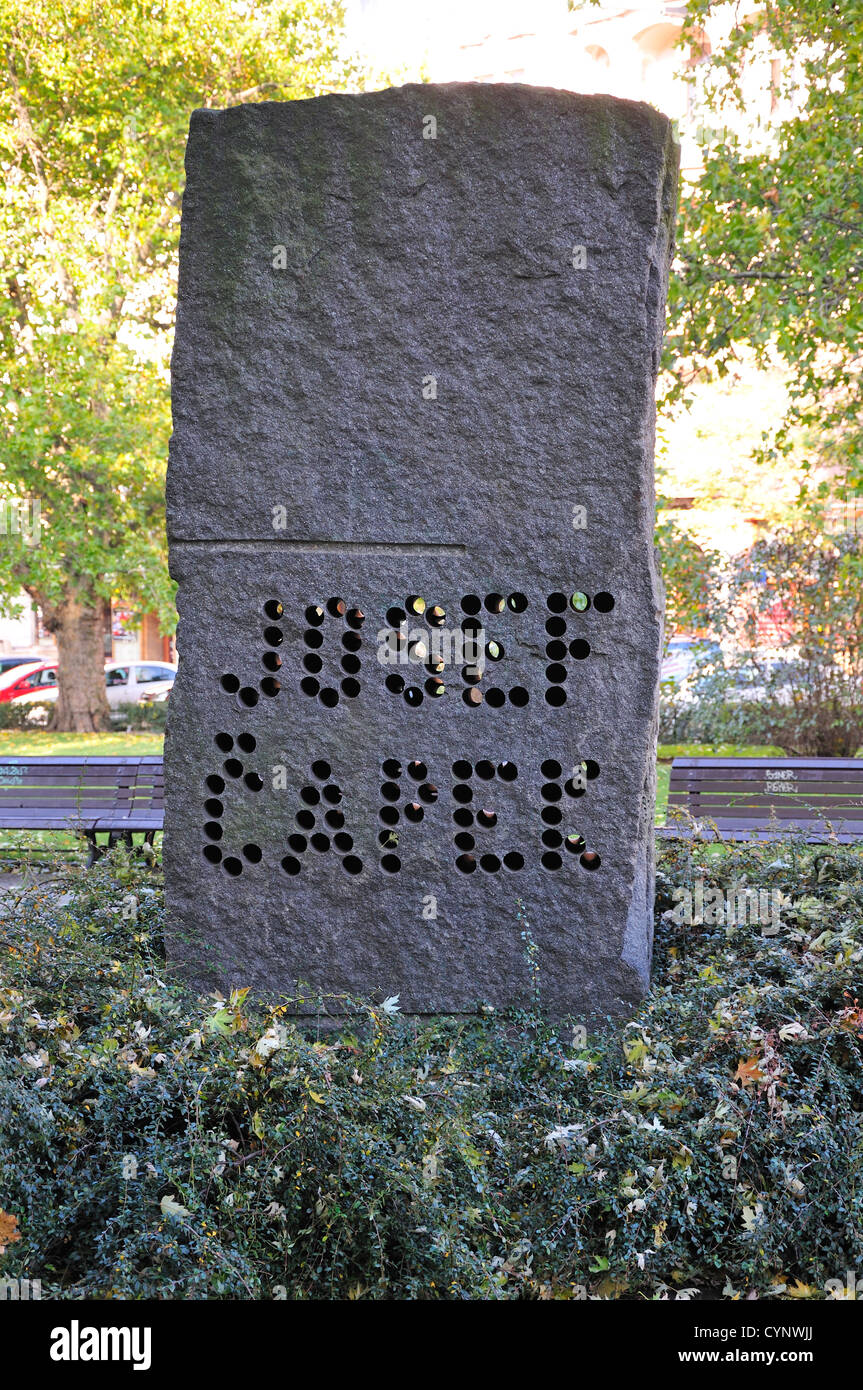 Prague, République tchèque. Memorial de la station Namesti Miru aux frères Karel (écrivain) et Josef Capek (peintre) Banque D'Images