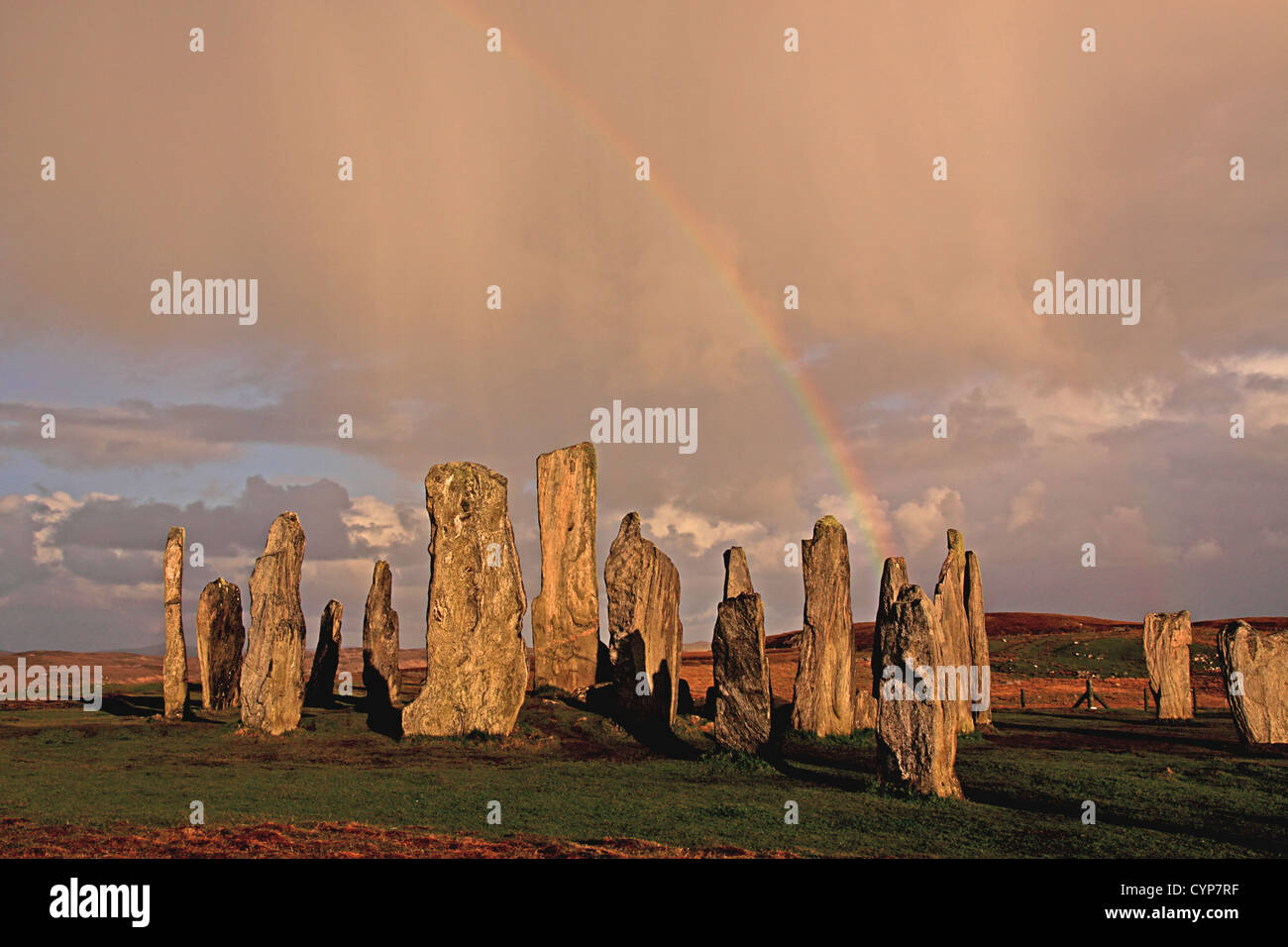 UK Ecosse Outer Hebrides Isle Of Lewis Callanish Standing Stones rainbow Banque D'Images