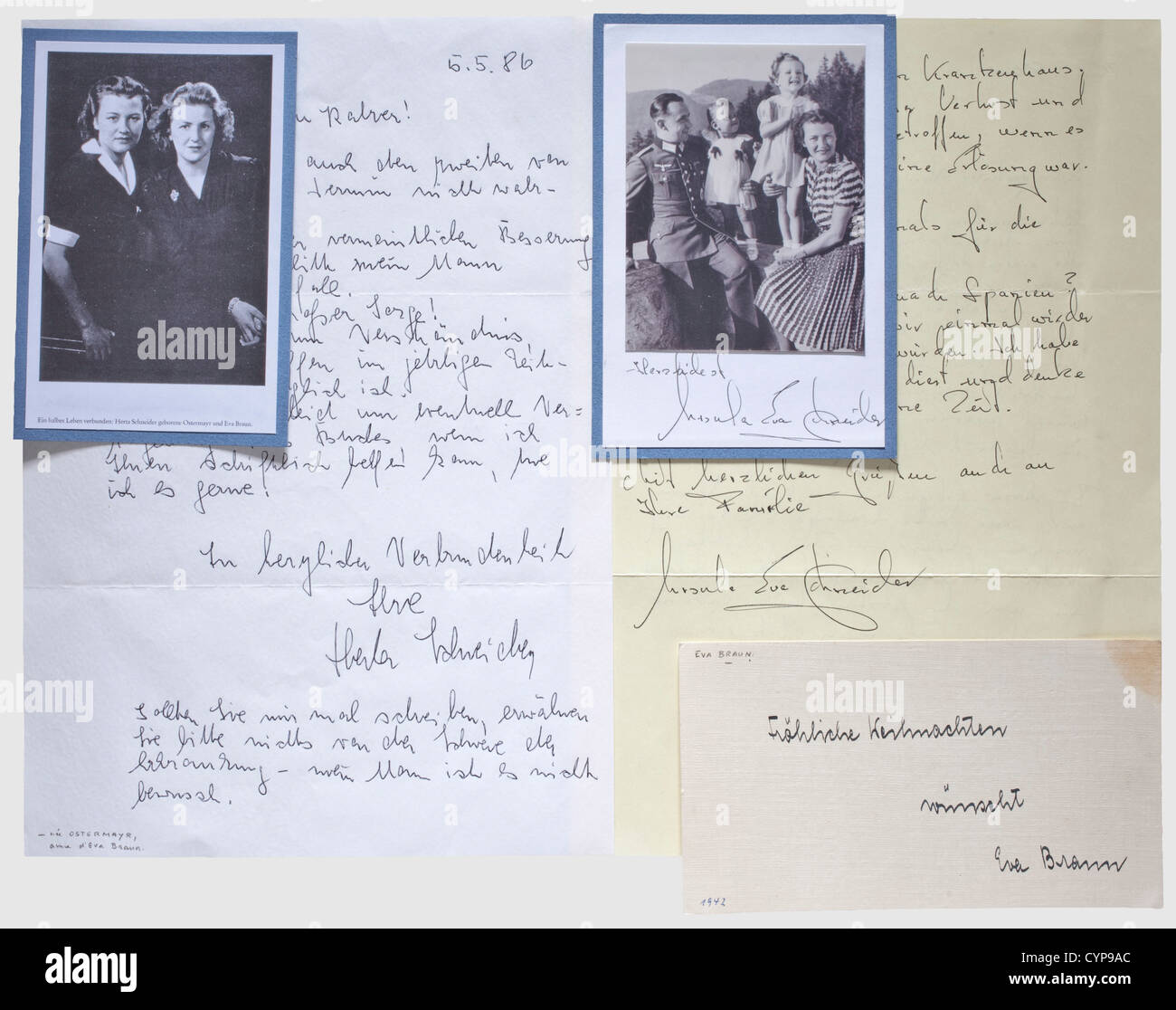EVA Braun - une carte postale de Noël 1942, manuscrite à l'encre « Joyeux Noël d'Eva Braun »(transl.), le bord inférieur daté par la main du destinataire(?)'1942'(Hermann Historica,27e enchère,lot 5143). En outre, une lettre de la vieille amie d'Eva Braun Herta Schneider(née Ostermayr) à un collectionneur français de 1986, une lettre de sa fille Ursula de 1993 et deux photographies reproduites, l'une montrant Eva Braun et Herta Schneider, l'autre Erwin et Herta Schneider avec leurs filles Ursula et Brigitte à l'Obersalzberg, cette dernière Avec une licence, droits supplémentaires-Clearences-non disponible Banque D'Images