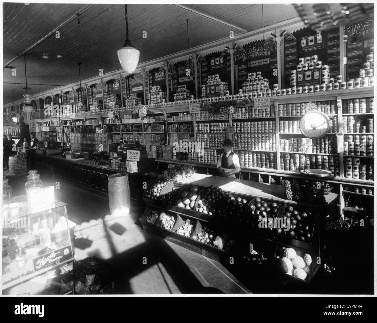 Intérieur du magasin général, vers 1910 Banque D'Images