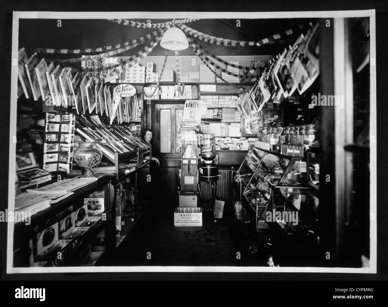 Intérieur du magasin de cigares, Chicago Illinois, USA, 1910 Banque D'Images