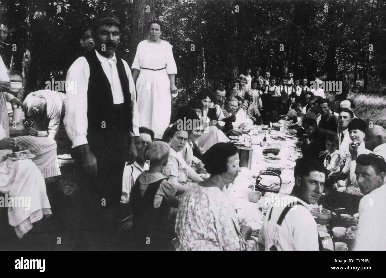 Grand groupe de personnes à pique-nique américain, 1900 Banque D'Images