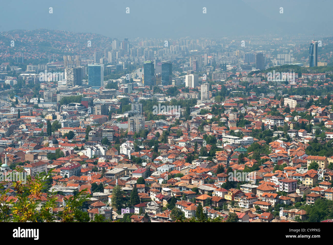 Vue sur Sarajevo, la capitale de la Bosnie-Herzégovine. Banque D'Images