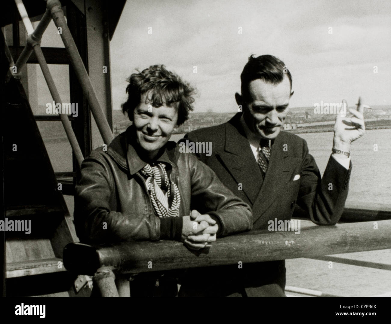Amelia Earhart et Fred Noonan, de l'aéroport de Honolulu, Hawaï, le 20 mars 1937 Banque D'Images