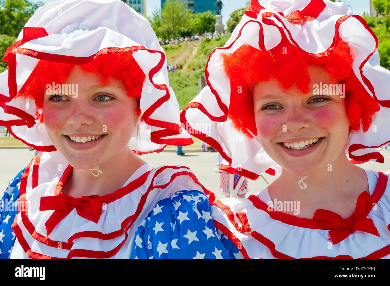 Deux clowns au grand défilé annuel du cirque, Milwaukee, Wisconsin. Banque D'Images