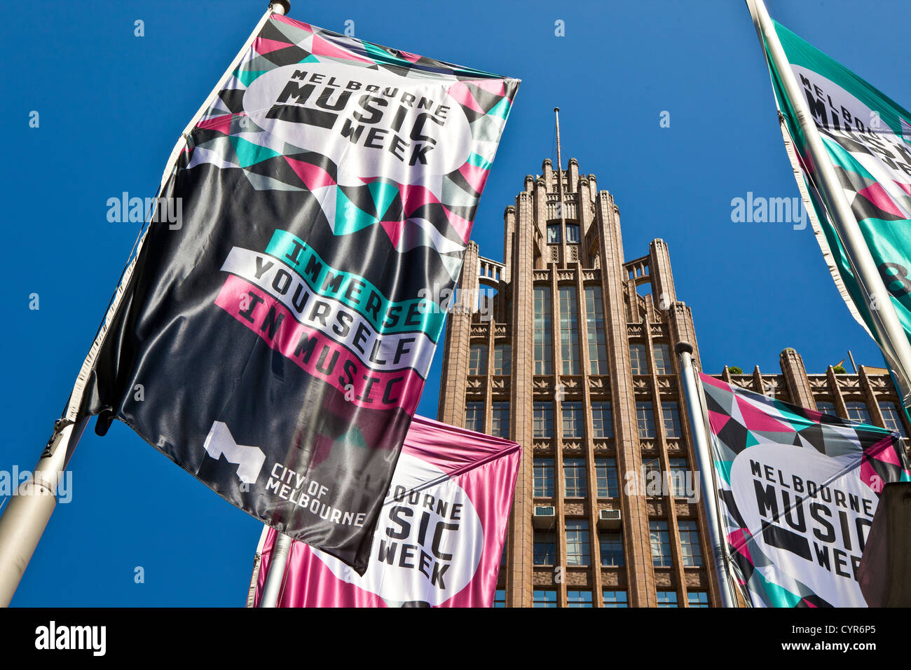Melbourne festival musique semaine drapeaux flottants dans la ville centrale, la CDB Banque D'Images
