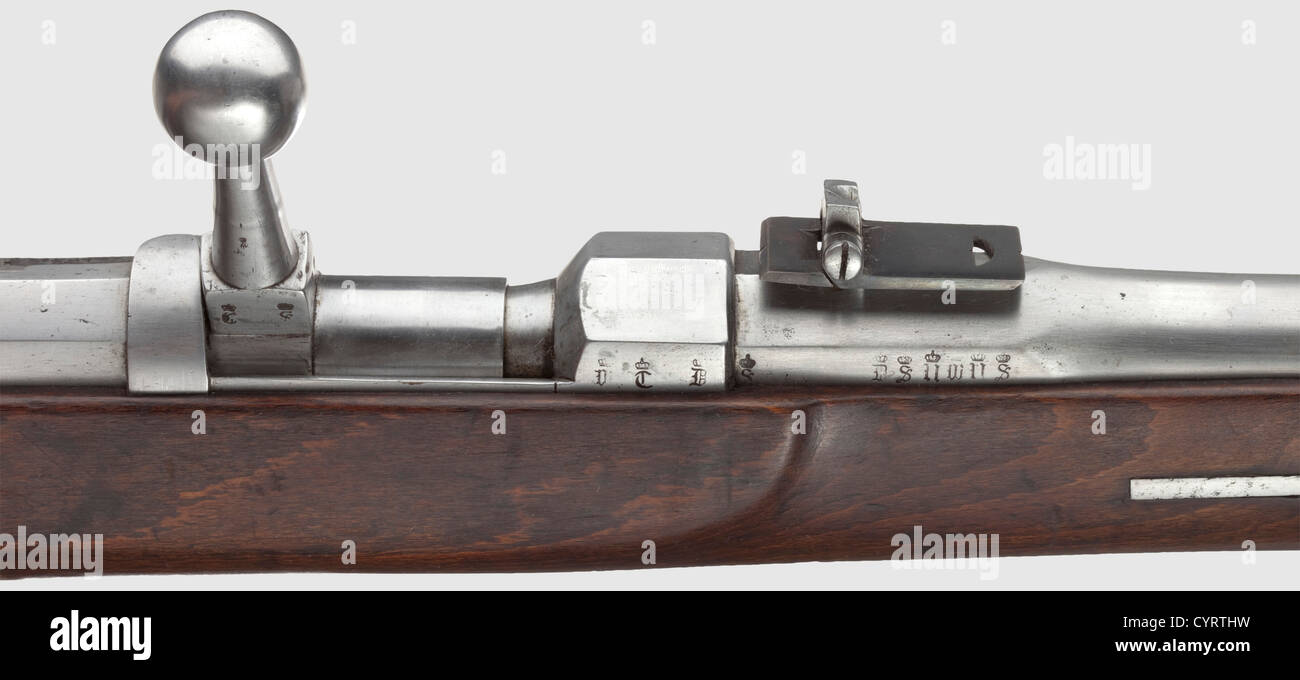 Fusil à aiguille M 1841, Cal. 15.43 mm, aucun numéro correspondant, numéro de verrouillage 9581, récepteur de boulons, vis, etc. N° 9727. Alésage à 4 rainures brillant, longueur 90 cm, plusieurs marques d'acceptation sur la gauche devant le récepteur, sur le côté droit, marquées « 0,59 » et « FW ». Vues arrière fixes avec deux feuilles pliantes pour la cartouche M 1847. Sur le côté gauche du récepteur marqué 'Danzig' sous l'aigle qui est un peu usé par nettoyage, sur les marques d'acceptation de droite et les années '1858' et '1870'. Aiguille réparée, non originale(?). Plein stock avec meubles en laiton estampé, timbre unitaire flou '77...(,droits supplémentaires-Clearences-non disponible Banque D'Images