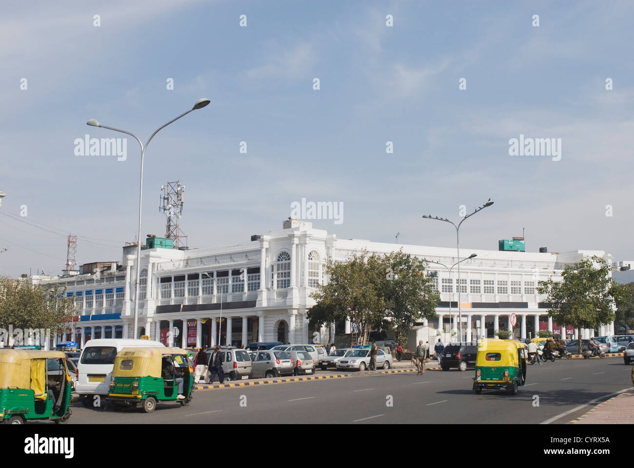 Véhicules sur la route, New Delhi, Inde Banque D'Images