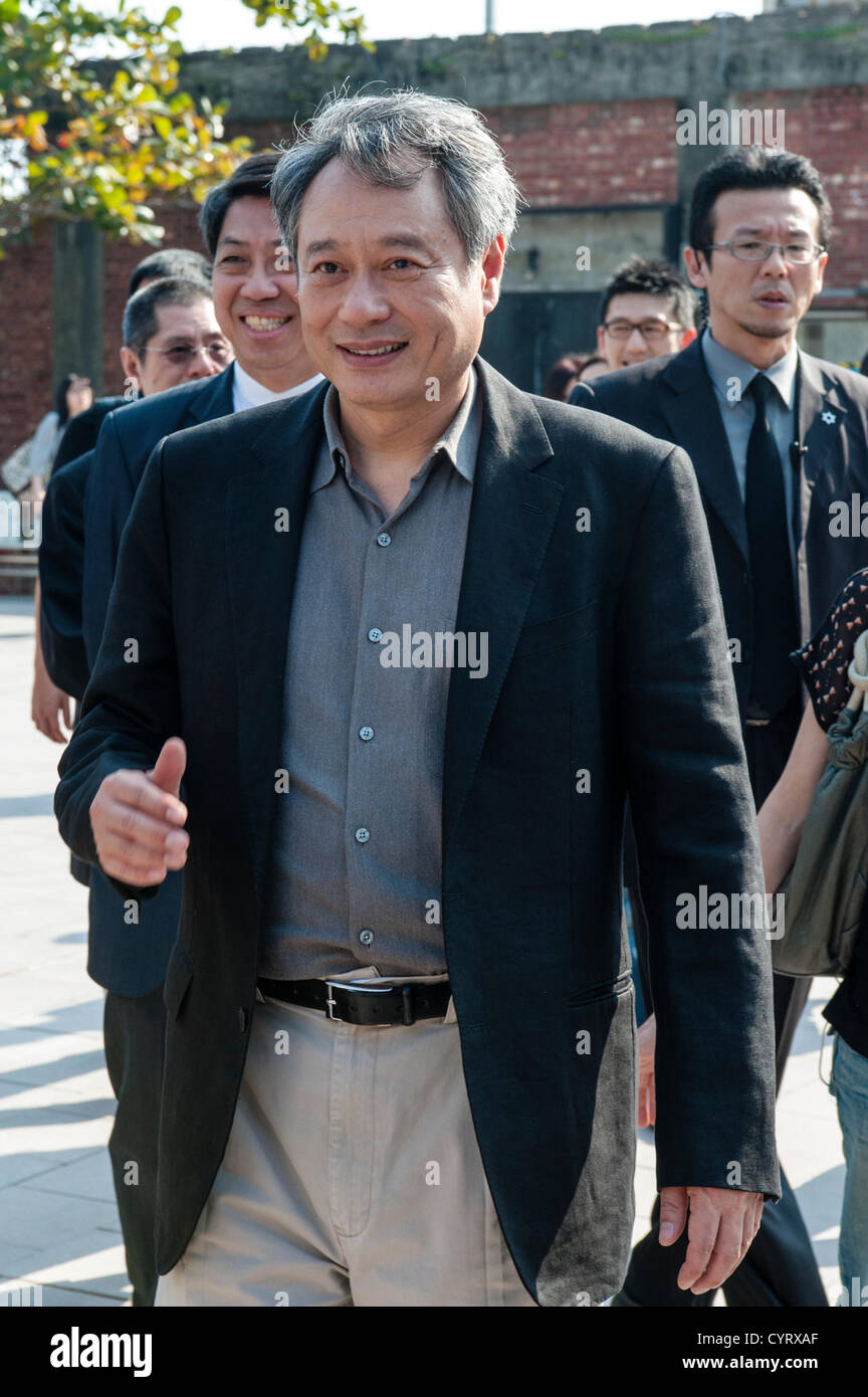 Ang Lee, Oscar award winning motion photo directeur, assiste au rythme et Hues Studios (R&H) Cérémonie d'ouverture de leur nouveau studio de cinéma d'effets visuels, Kaohsiung, Taiwan, vendredi 9 novembre 2012. L'un des meilleurs studios de son genre dans le monde, le rythme et l'Hues Studios à condition d'effets spéciaux pour le nouveau film d'Ang Lee, "Life of Pi" qui sera rendu public le 21 novembre 2012. Rythme et Hues Studios a fourni des effets spéciaux visuels pour plus de 150 grands films cinématographiques et a remporté le prix de l'Académie pour le "bébé" en 1995 et "The Golden Compass" en 2008. Banque D'Images