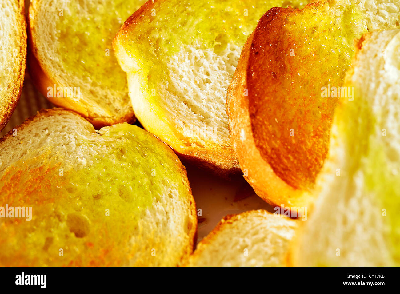 Petit-déjeuner pain grillé à l'huile d'olive Photo Stock - Alamy