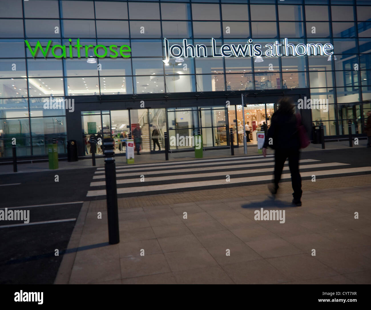 Ipswich, Angleterre 9 Novembre 2012 John Lewis à la maison et Waitrose magasin a ouvert ses portes hier, formant le premier magasin au Royaume-Uni à la moissonneuse-batteuse Banque D'Images