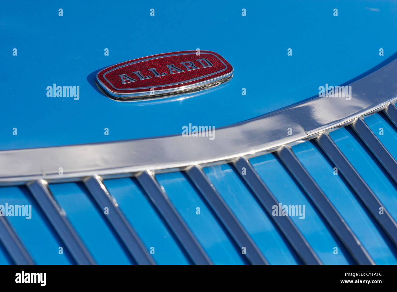 Allard P1 bonnet badge et grille de radiateur Banque D'Images