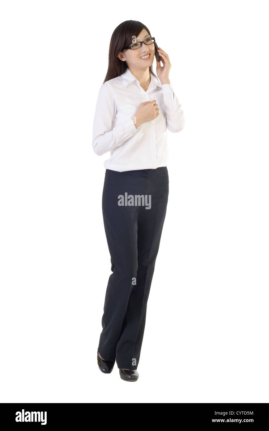 Asian business woman with cellphone portrait isolé sur fond blanc. Banque D'Images