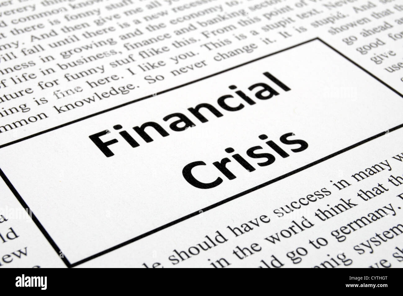 Concept de crise financière avec de faux journal montrant ralentissement économique Banque D'Images