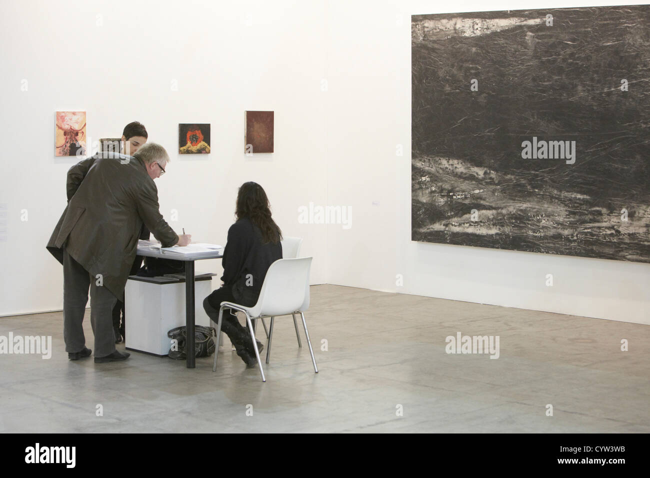 Turin, Italie - 9 novembre 2012 : Artissima 2012 Foire d'Art Contemporain premier jour le 9 novembre 2012 à Turin en ovale. Banque D'Images