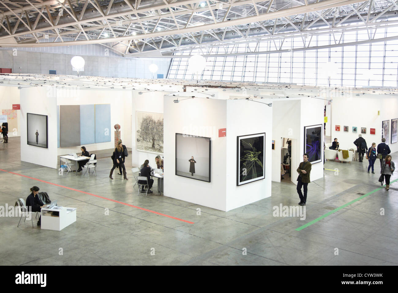Turin, Italie - 9 novembre 2012 : Artissima 2012 Foire d'Art Contemporain premier jour le 9 novembre 2012 à Turin en ovale. Banque D'Images