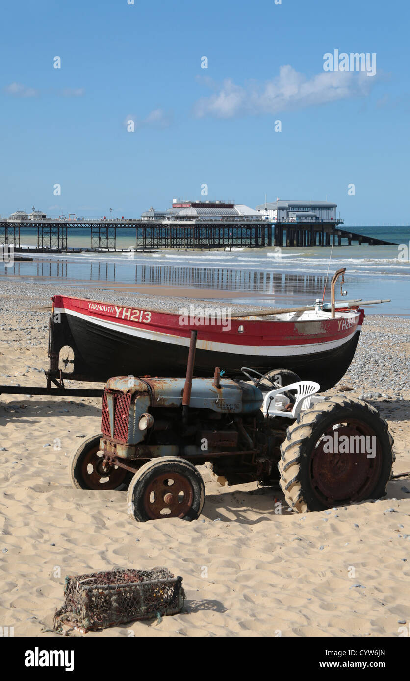 La plage et la jetée de Cromer, Norfolk Banque D'Images