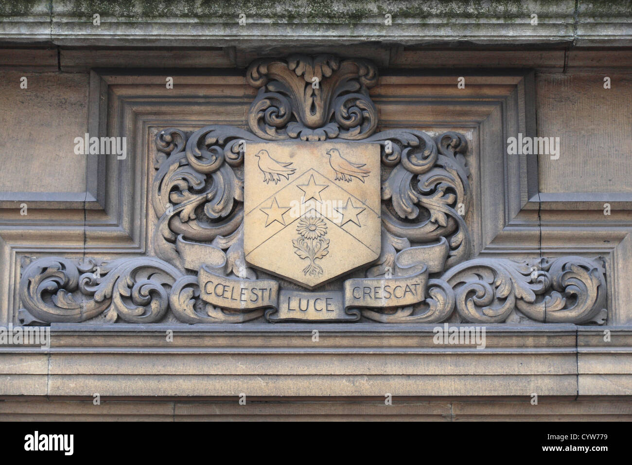 Le Cheltenham Ladies' College crest, un organisme indépendant de l'embarquement et le jour de l'école pour filles de 11-18, Cheltenham, Gloucestershire, Royaume-Uni Banque D'Images