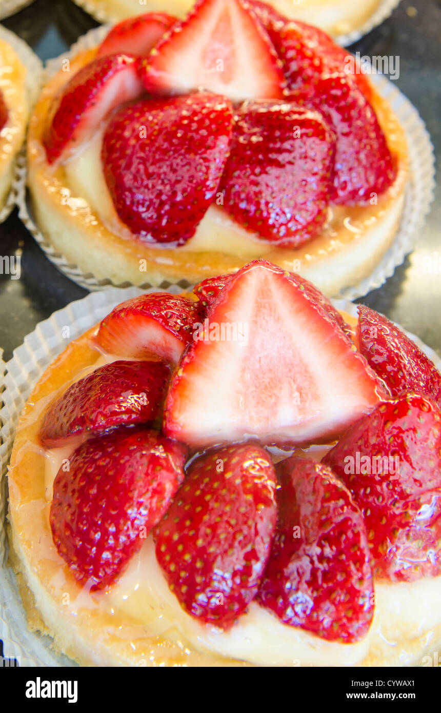 USA, Floride.tartelettes aux fraises à la Boulangerie café restaurant gastronomique Croissant, Winter Park, Floride. Banque D'Images