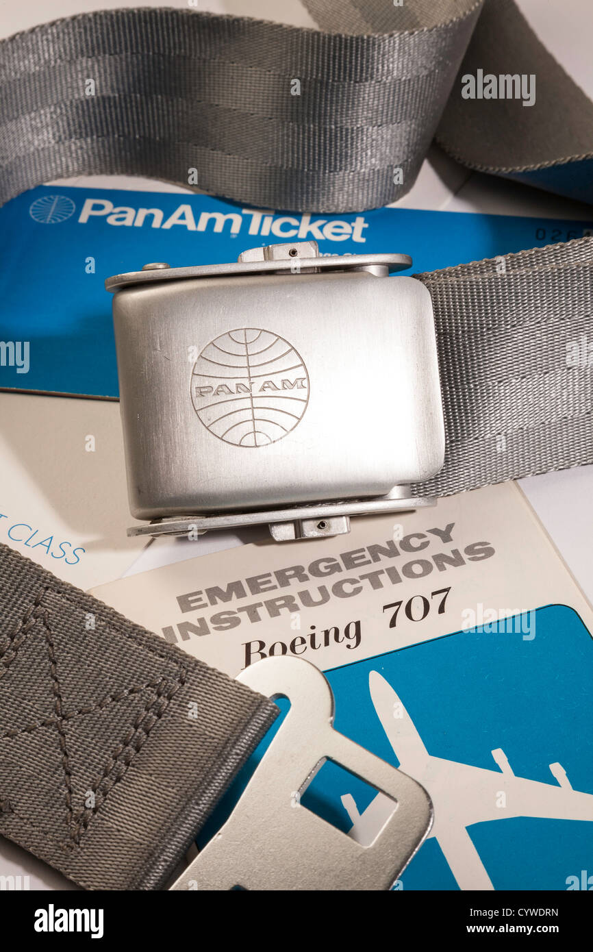 Pan Am Passenger InFlight Seatbelt une brochure d'instructions d'urgence Boeing 707, années 1970 Banque D'Images