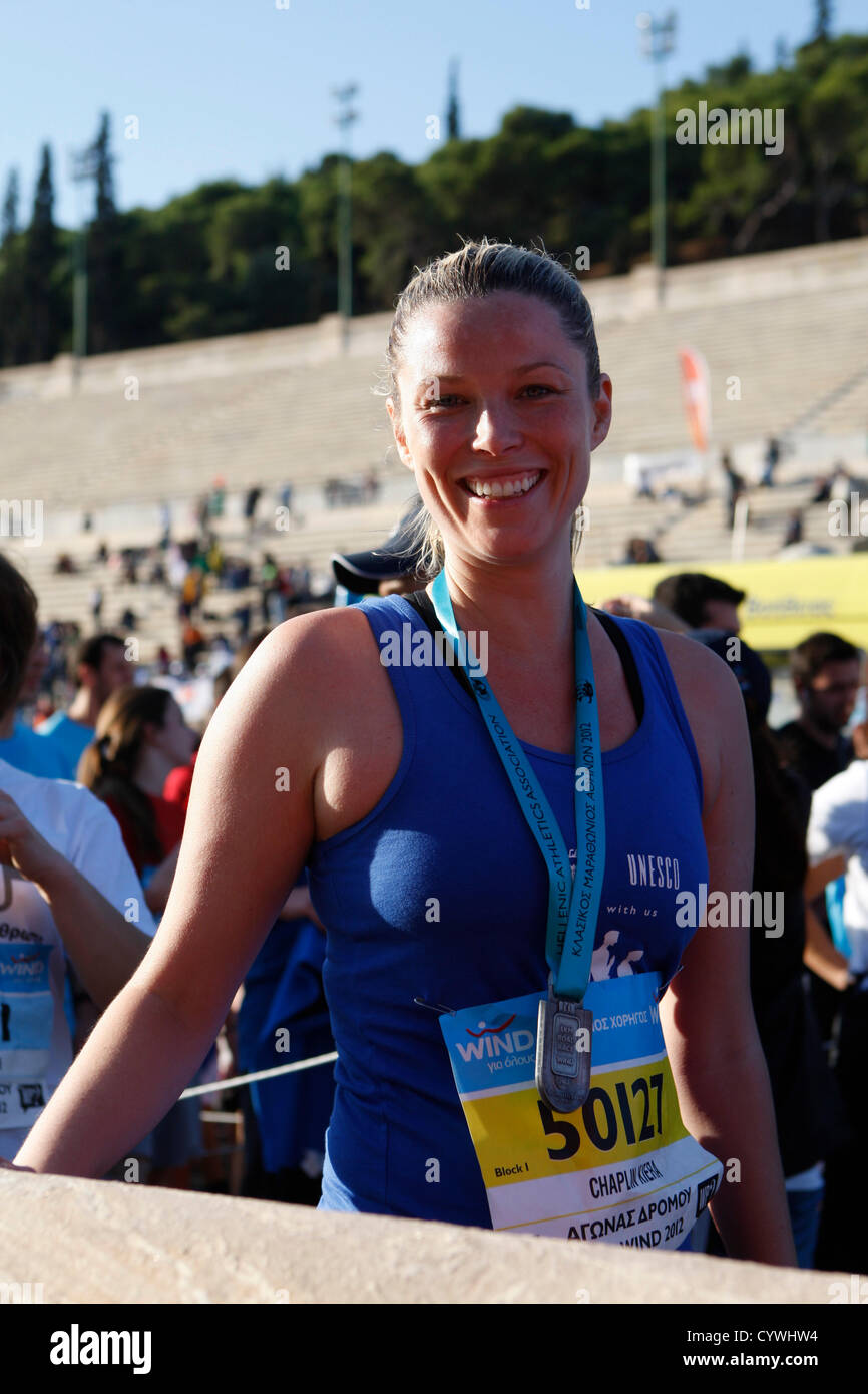 11 novembre 2012 - Athènes, Grèce - modèle et actrice britannique KIERA CHAPLIN, petite-fille de Charlie Chaplin prend part à la 30e Marathon d'Athènes. (Crédit Image : © Vafeiadakis ZUMAPRESS.com) Aristidis/ Banque D'Images