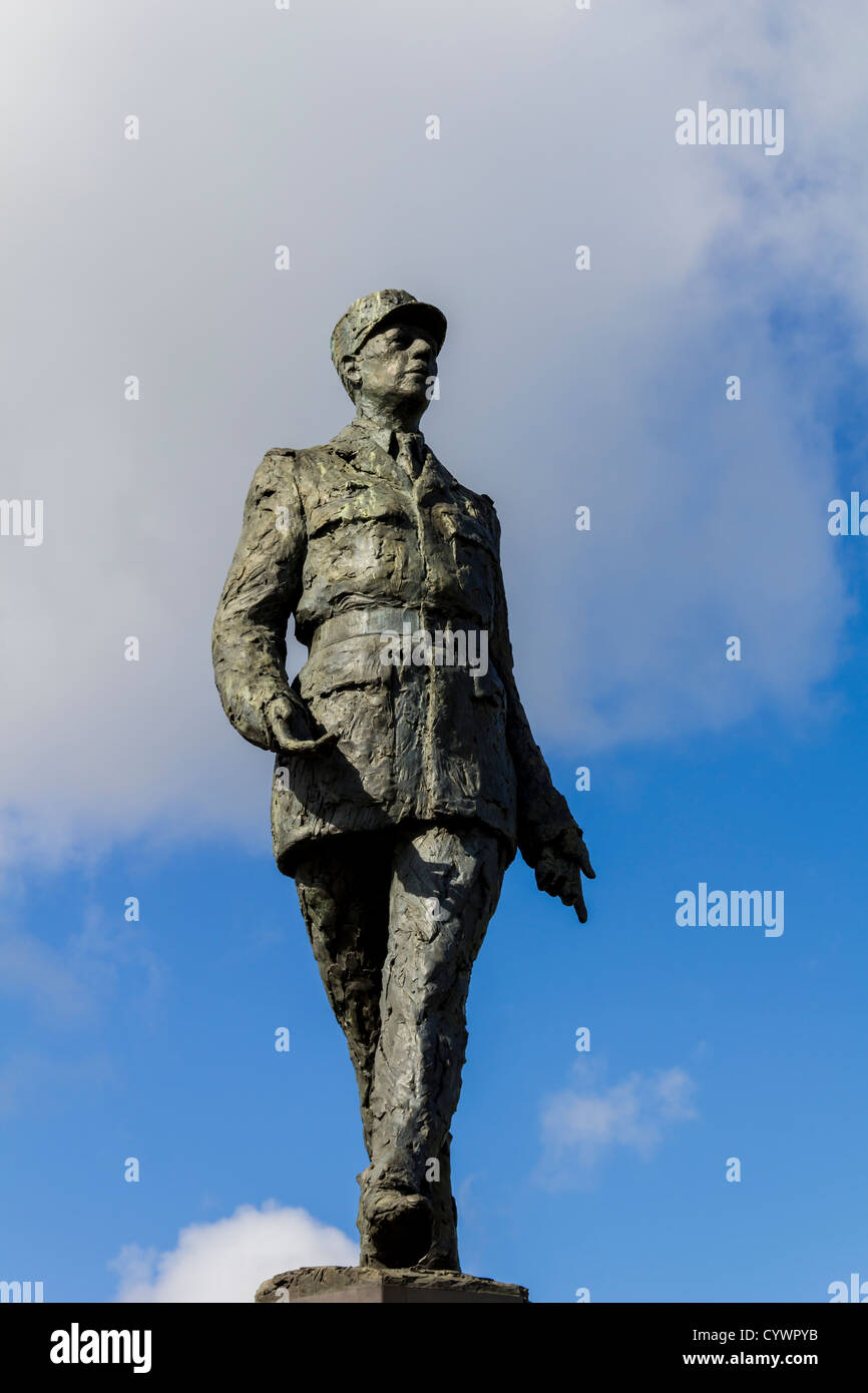 Sculpture de Charles de Gaulle à Paris Banque D'Images