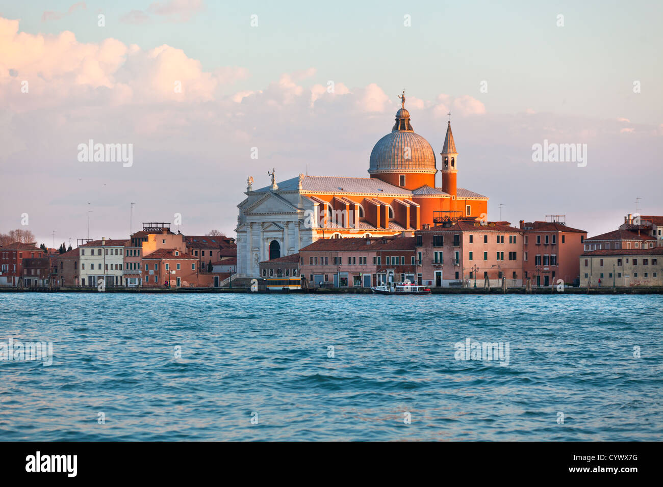 Chiesa del Santissimo Redentore - Église du Rédempteur - Il Redentore Venise, l'Église au coucher du soleil. Banque D'Images