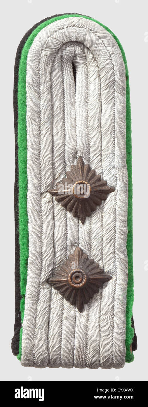 Épaule 'Hauptsturmführer' d'une unité de police, tuyauterie vert toxique, avec boucle arrière, non émis, historique, historique, années 1930, 1930, 1930, 20ème siècle, service secret, service de sécurité, services secrets, services de sécurité, police, service armé, services armés, NS, national-socialisme, nazisme, troisième Reich, Reich allemand, Allemagne, ustensile, pièce d'équipement, objets, objets, objets, objets, objets, objets, objets, objets, objets, objets, objets, Coupures, coupures, coupures, coupures, fascisme, fasciste, National socialiste, nazi, période nazie, uniforme, uniformes, détails, droits additionnels-Clearences-non disponible Banque D'Images